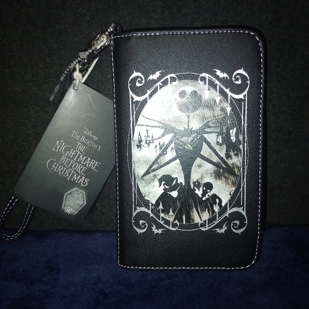 NWT Disney loungefly Nightmare Before Christmas Wallet and Phone holder